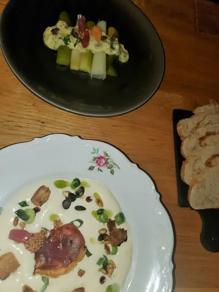 Melhia Sehel_Comme chez nous_Charleville-Mézières_review