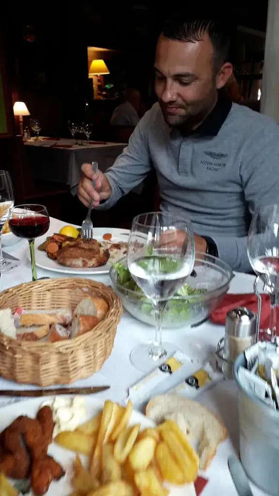 Ce Cher Hans_Vendenheim_slider_image_2