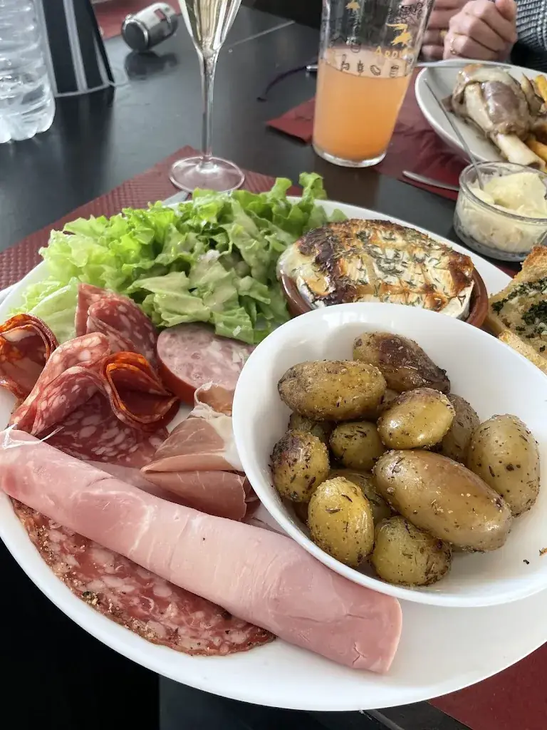 L'IMPREVU restaurant in Château-Porcien