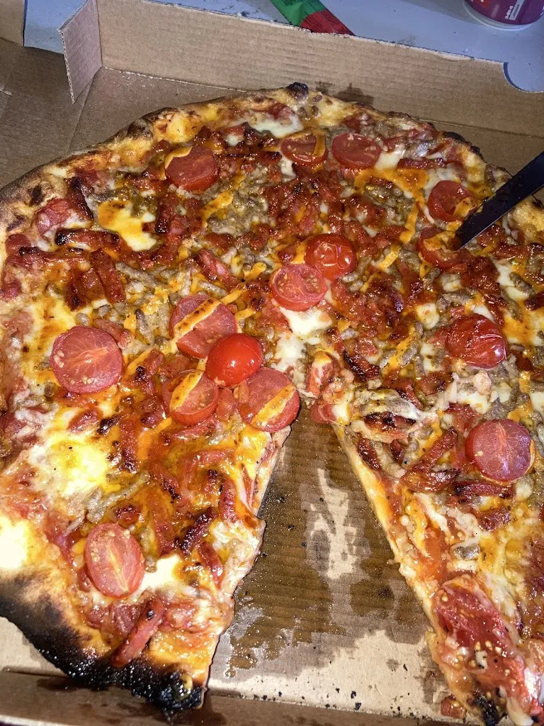 LES PIZZAS DE ROMAIN restaurant in Château-Porcien