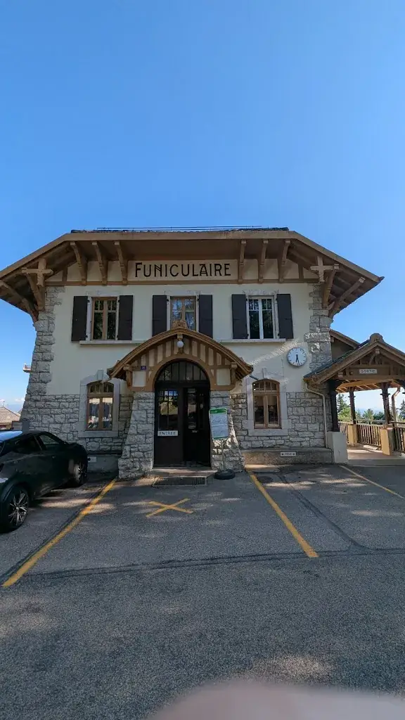 Cristian Ober_Chaumont_Neuchâtel_review