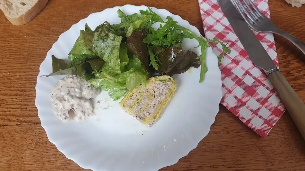 Dominique piot_La cantine de Simone_Châteauvillain_reseña