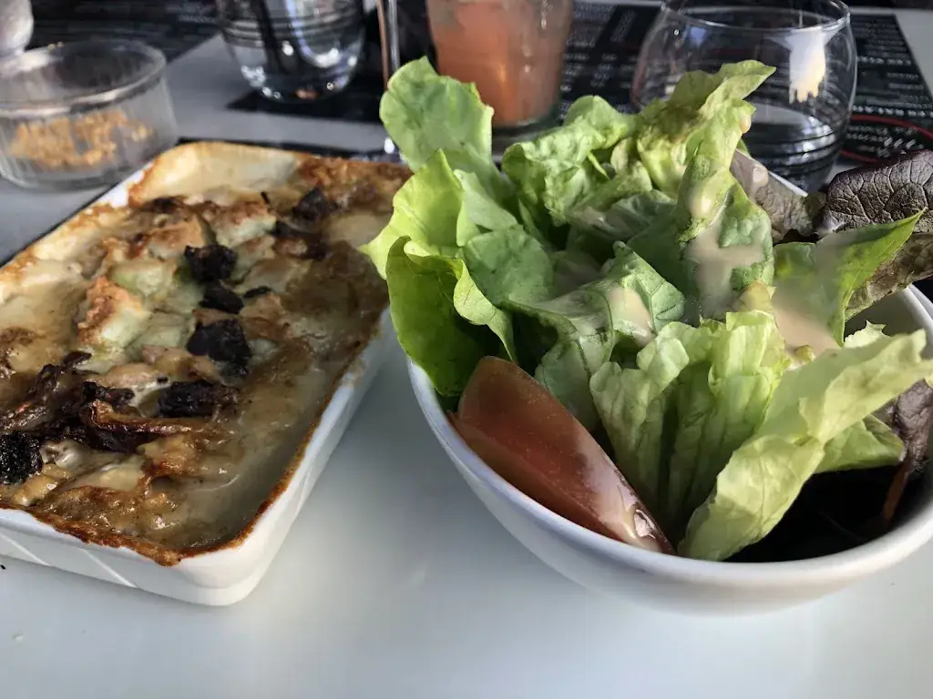 Chez Maxime_Charantonnay_slider_image_2