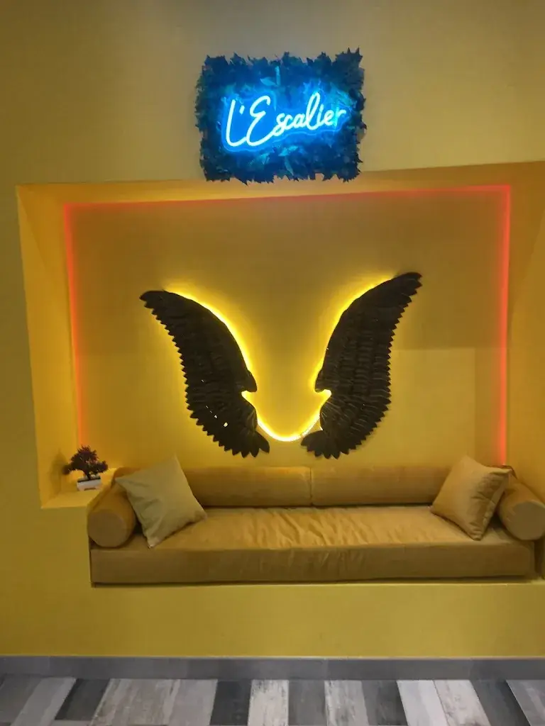 Hamdi_L’Escalier_Nomexy_review