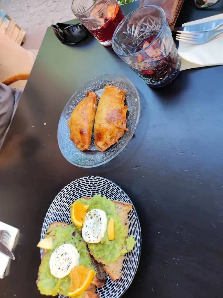 Sara Paquay_Los Buenos Días_Mulhouse_review