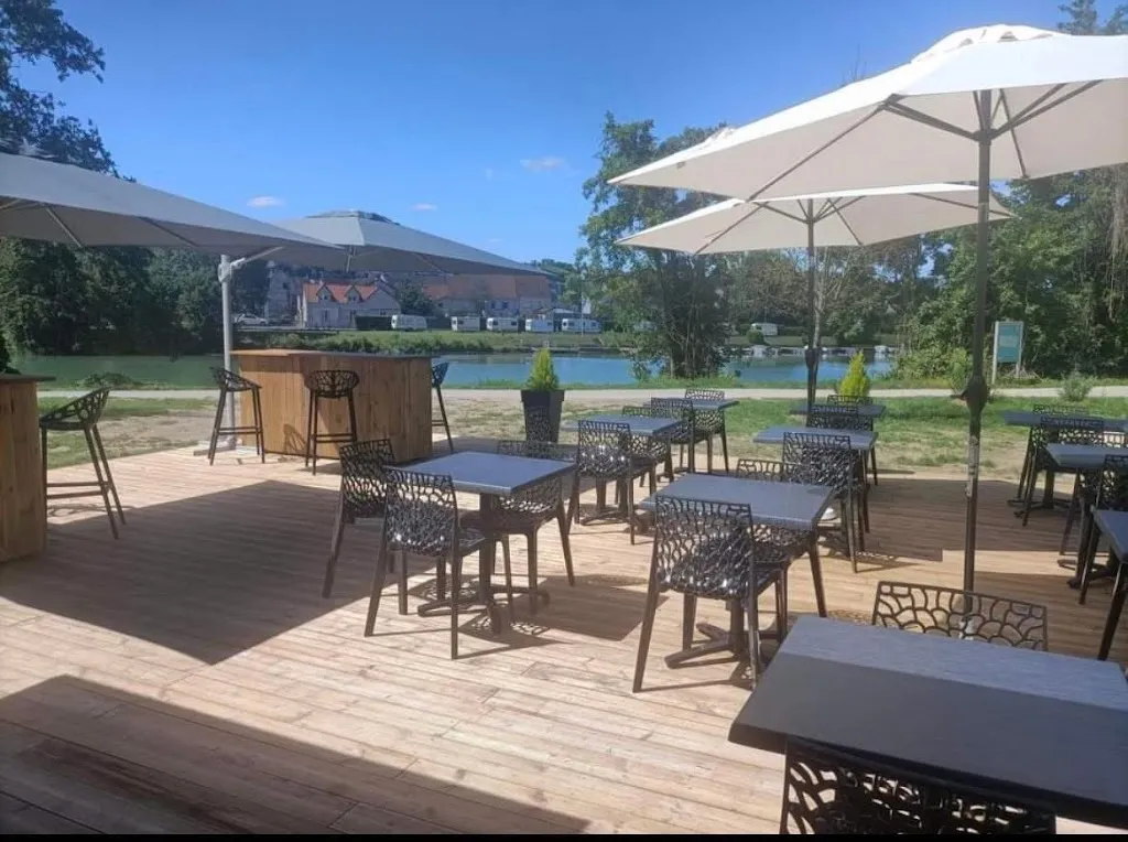 Dans votre Renverse Restaurant in Châtillon-sur-Marne