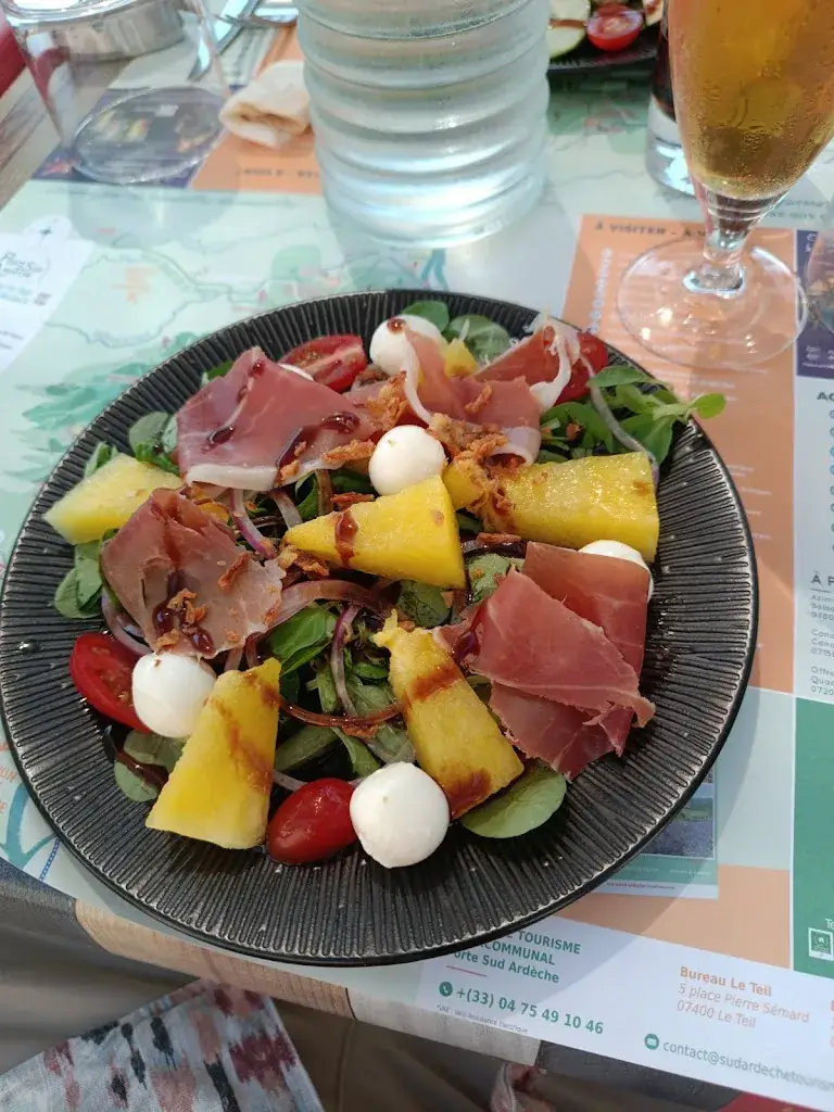 Va et vin_Alba-la-Romaine_slider_image_1