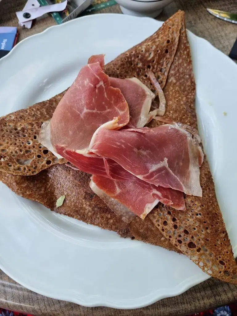 Elodie Noel_Auberge La Chaumière_Volvic_review