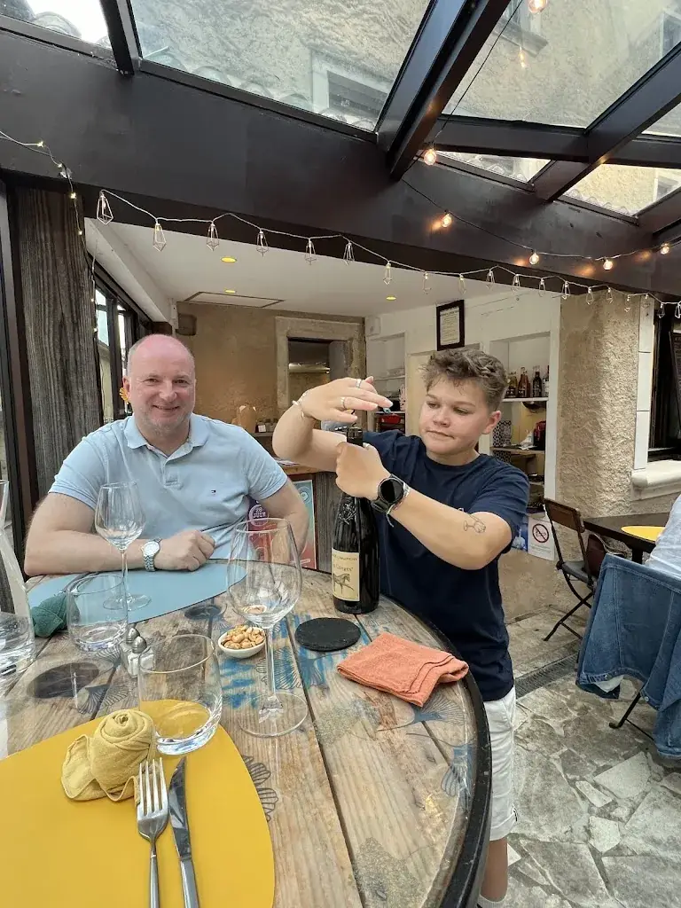 Anatoly Goryachev_Saint-Pierre et le loup_Chauvigny_review