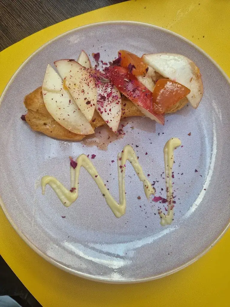 Akno Logia_Saint-Pierre et le loup_Chauvigny_review