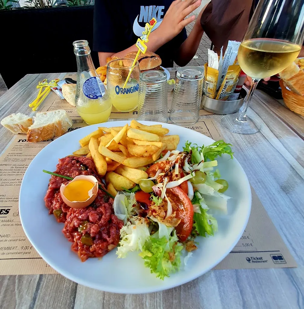 NATHALIE MAHOUASSE_L'Imprévu_Chauvigny_reseña