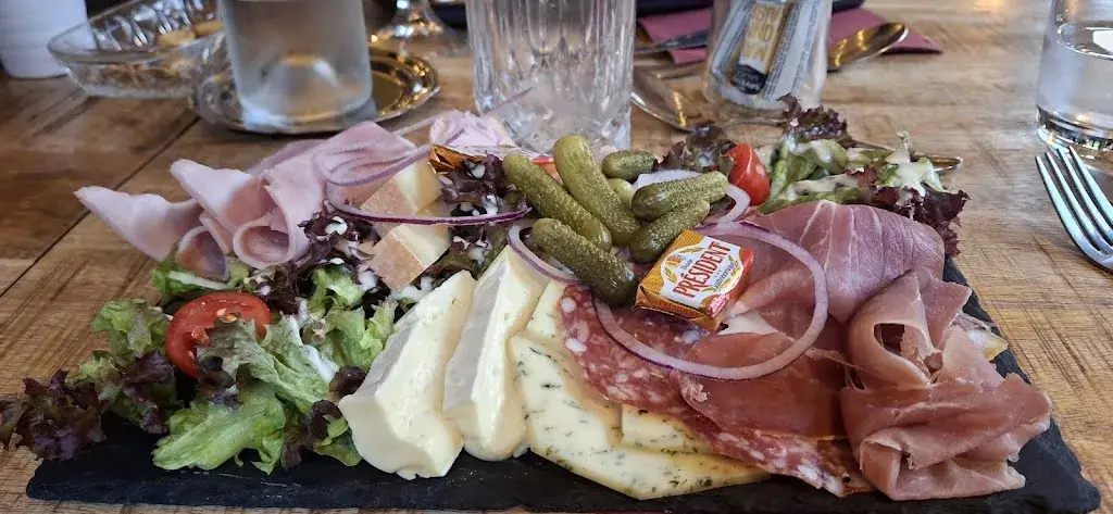 LES CHATELMINÉS RESTAURANT & KOTA-GRILL_Bresse_slider_image_3