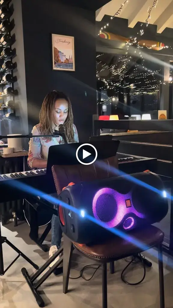 BAR & RESTAURANT LES CHATELMINÉS_Bresse_slider_image_2