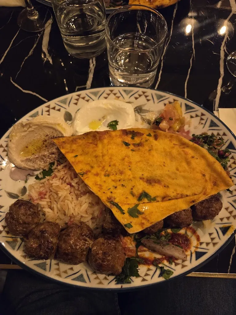 Nikolai Hoffmann_Tresor du liban_Châlons-en-Champagne_review