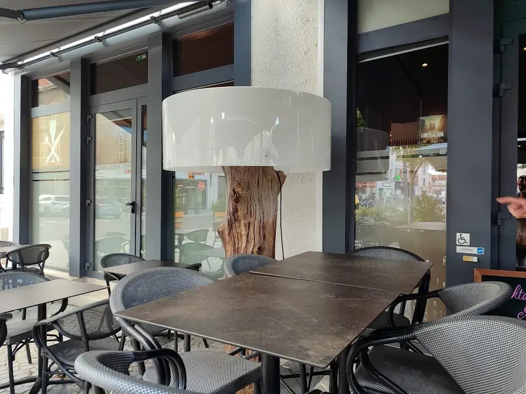 Danou MOUMOU_La Marotte Chalons_Châlons-en-Champagne_review