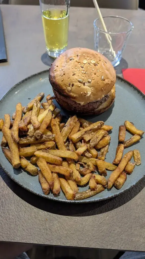 Le Bistro - Burger & Grill_Saint-Memmie_slider_image_1