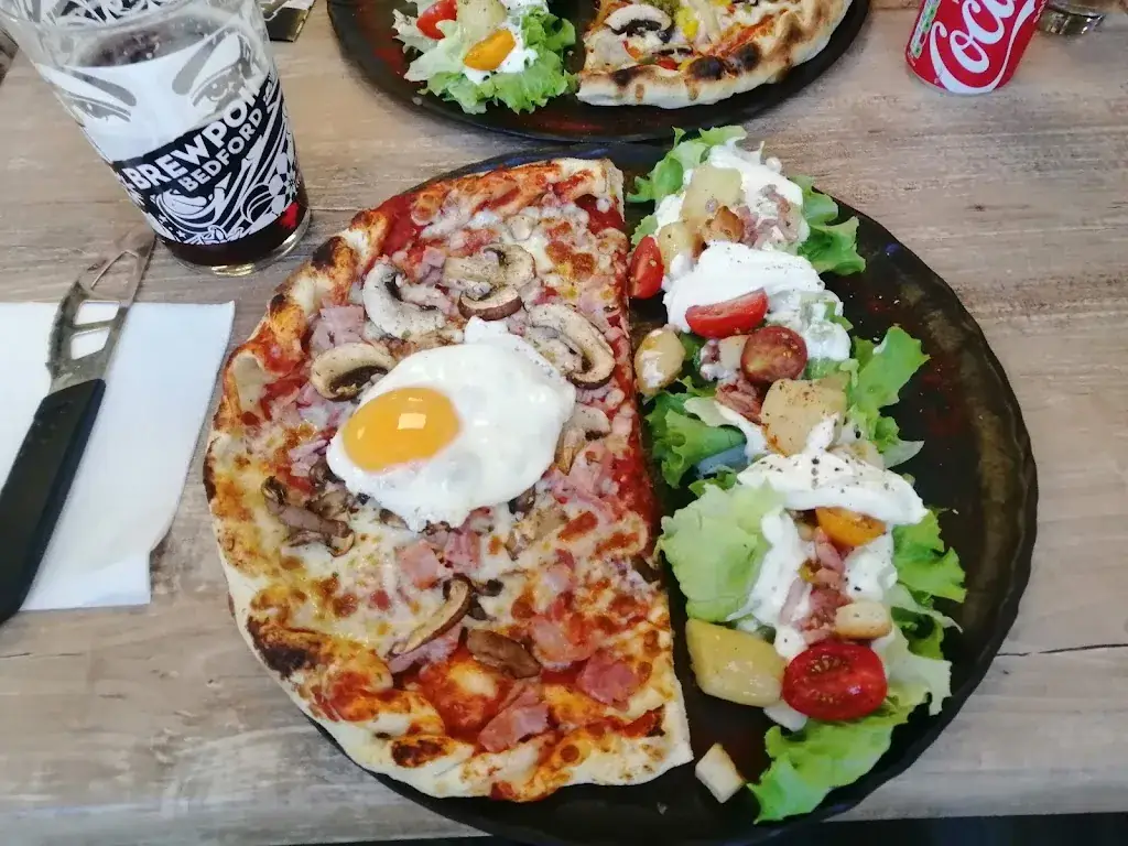 Veenstra Pizza Snack_Courcelles-Chaussy_slider_image_3