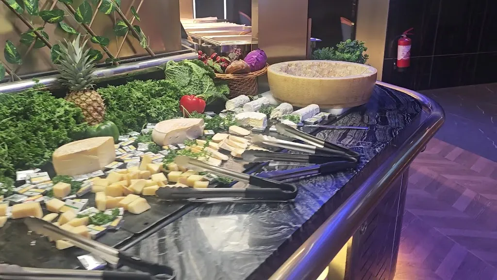 Atlantis Restaurant Buffet_Cormontreuil_slider_image_2