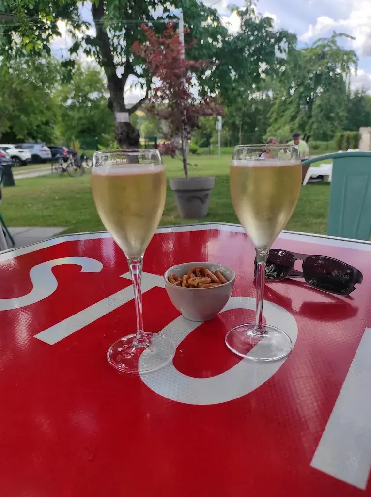 Kelly T_27 Faubourg_Damery_Bewertung