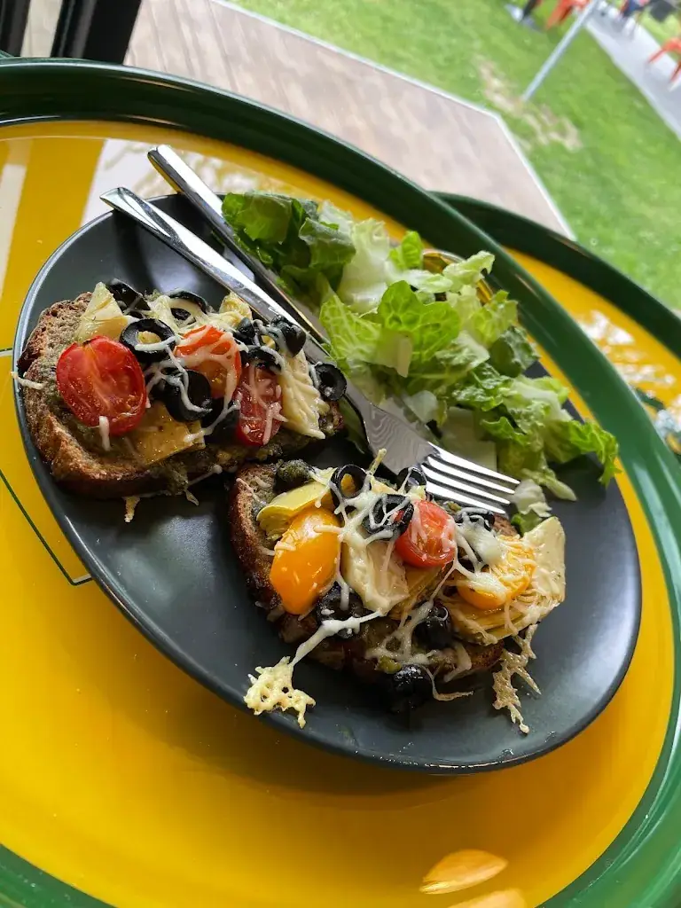 27 Faubourg_Damery_slider_image_2