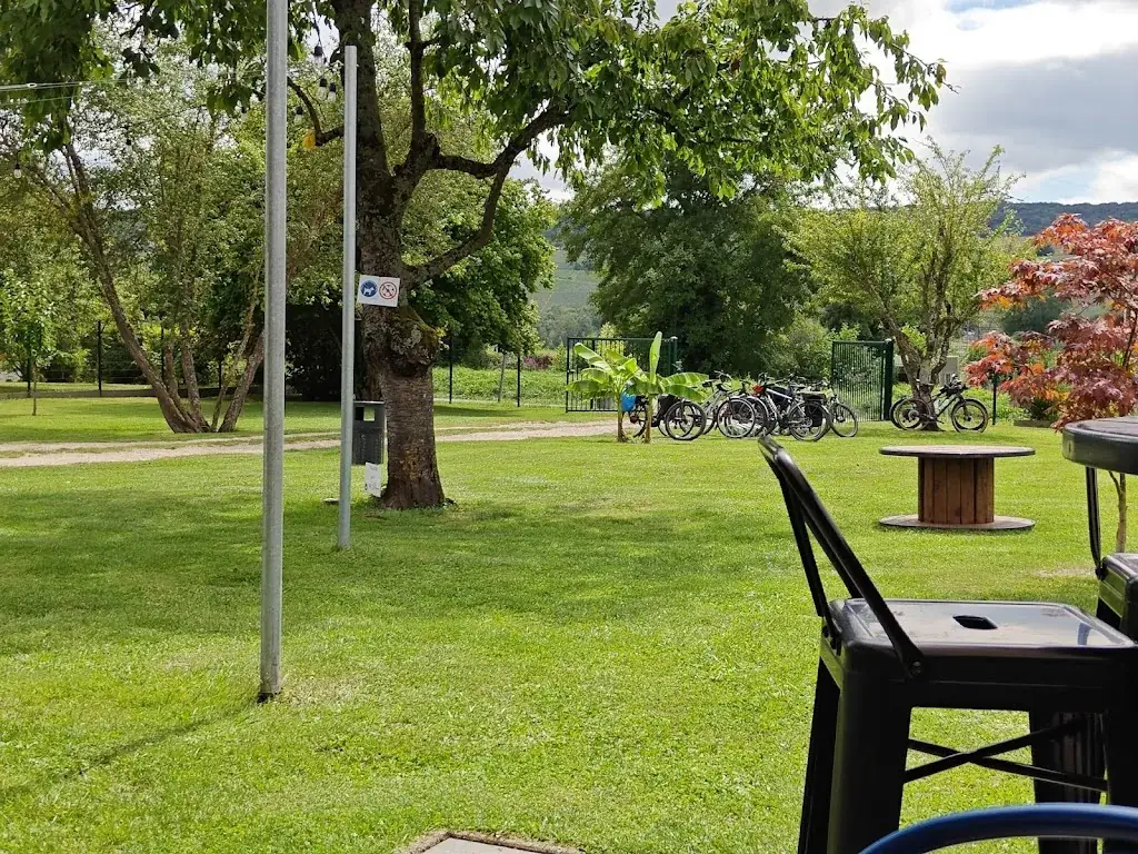 27 Faubourg_Damery_slider_image_3