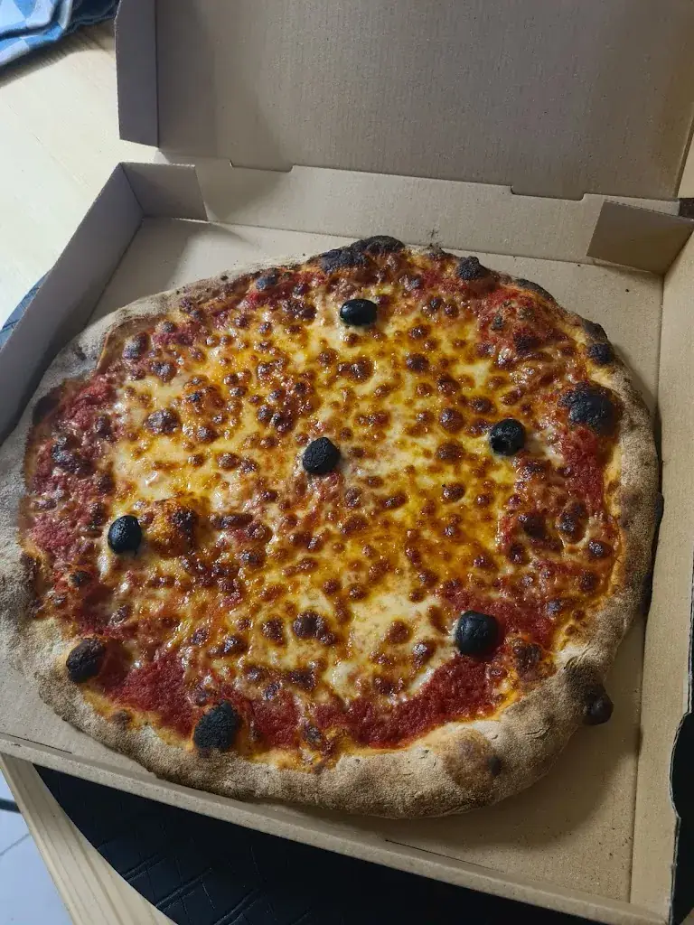 Menu_PIZZERIA CHEZ RAFFAELLO_Conflans-en-Jarnisy_image_8