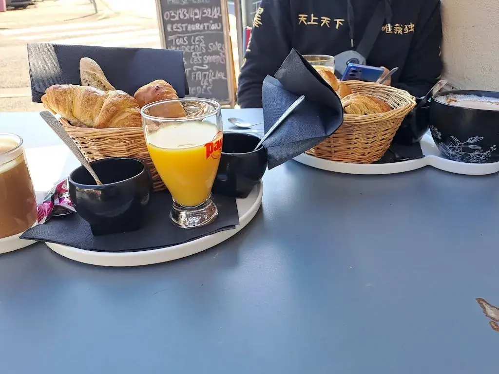 Marianne Rupp_Brasserie Restaurant Pause Cafe_Custines_review