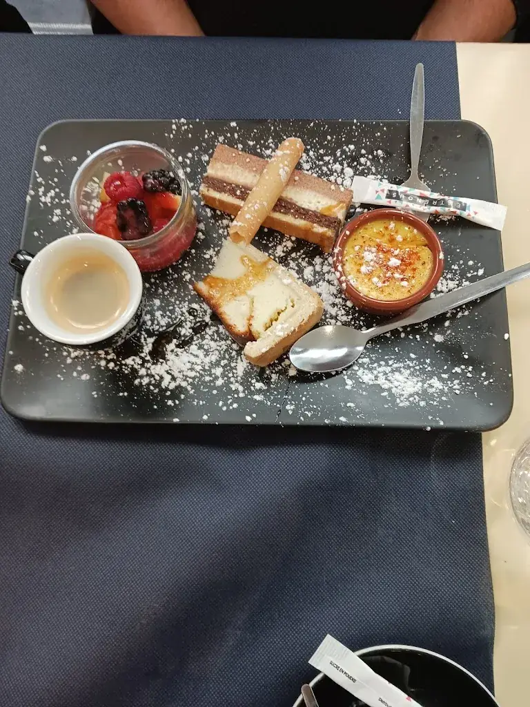 Brasserie Restaurant Pause Cafe_Custines_slider_image_3