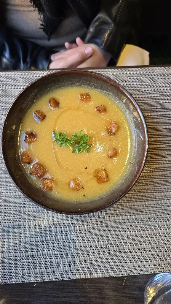 Viktoria R_Le 3_Colmar_recensione