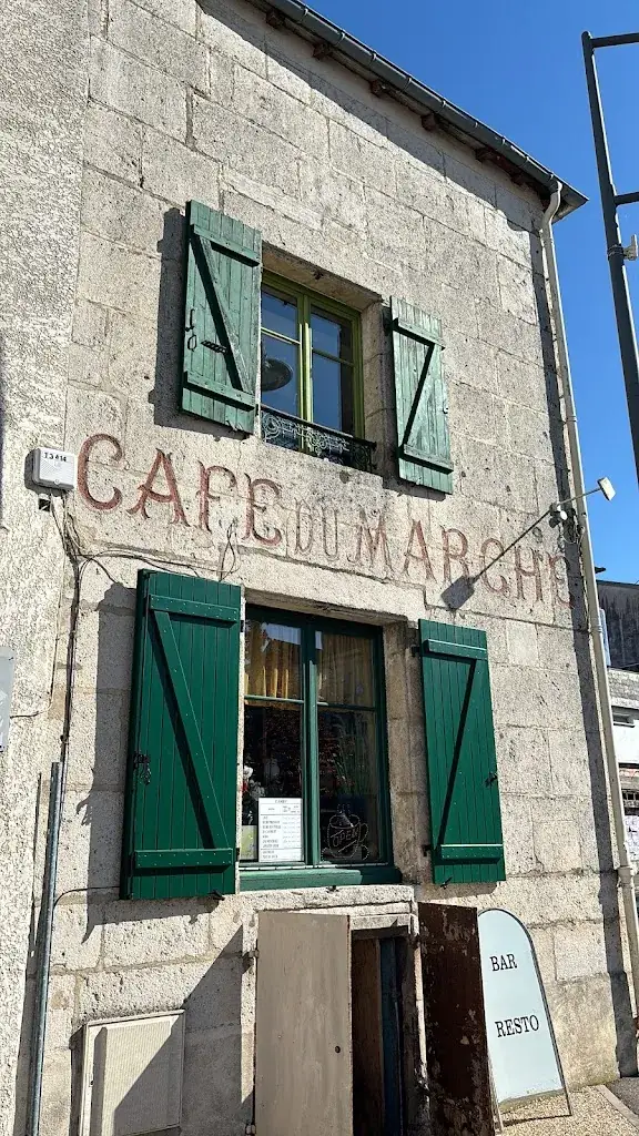 Café Du Marché restaurant in Commercy