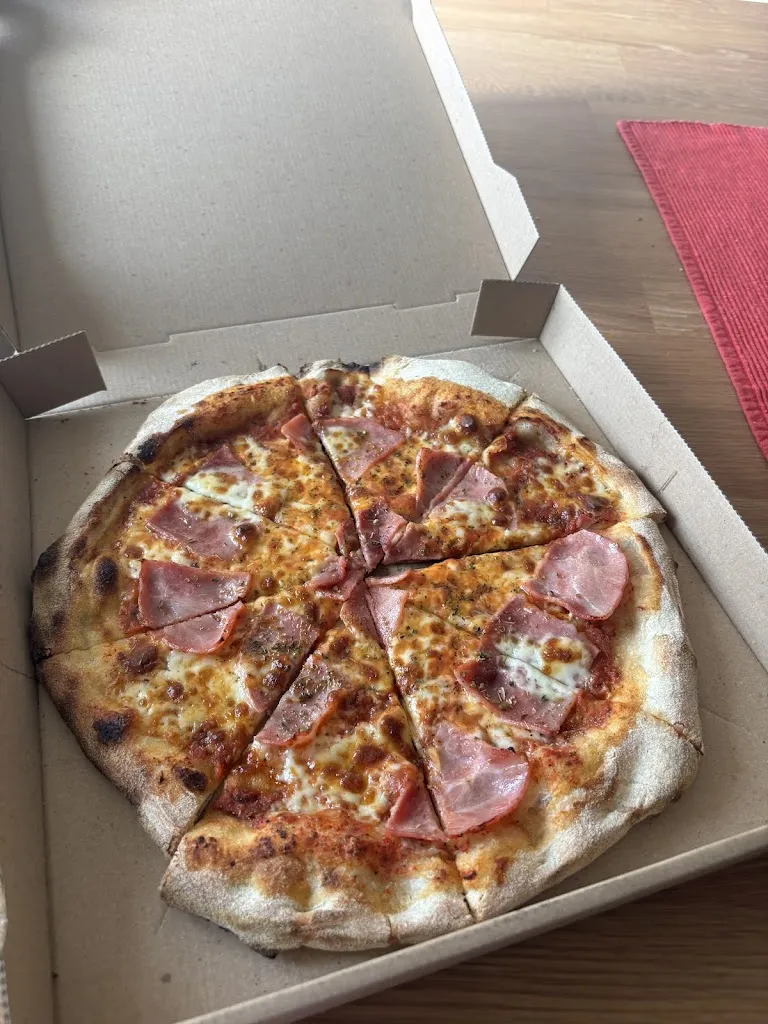 Kevin Muser_La Tour de Pizz' by Steph_Dietwiller_review