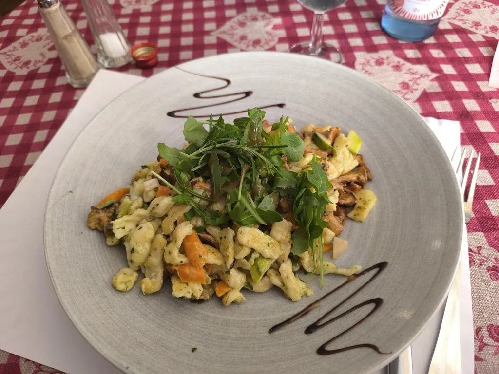 Hiking Aina_Relais Fleuri_Diemeringen_review