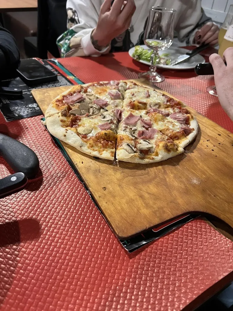 Benjamin Fetique_A La Charrue_Niedermodern_review