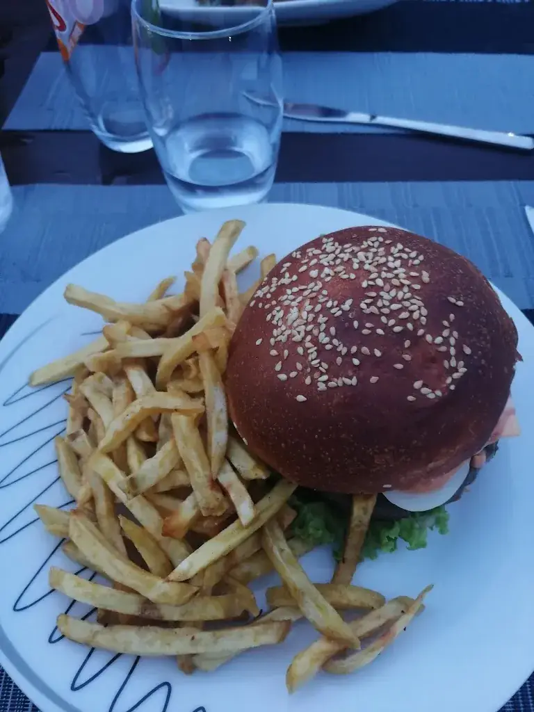 CELINE TRALLERO_Les 2 Continents_Altenach_review