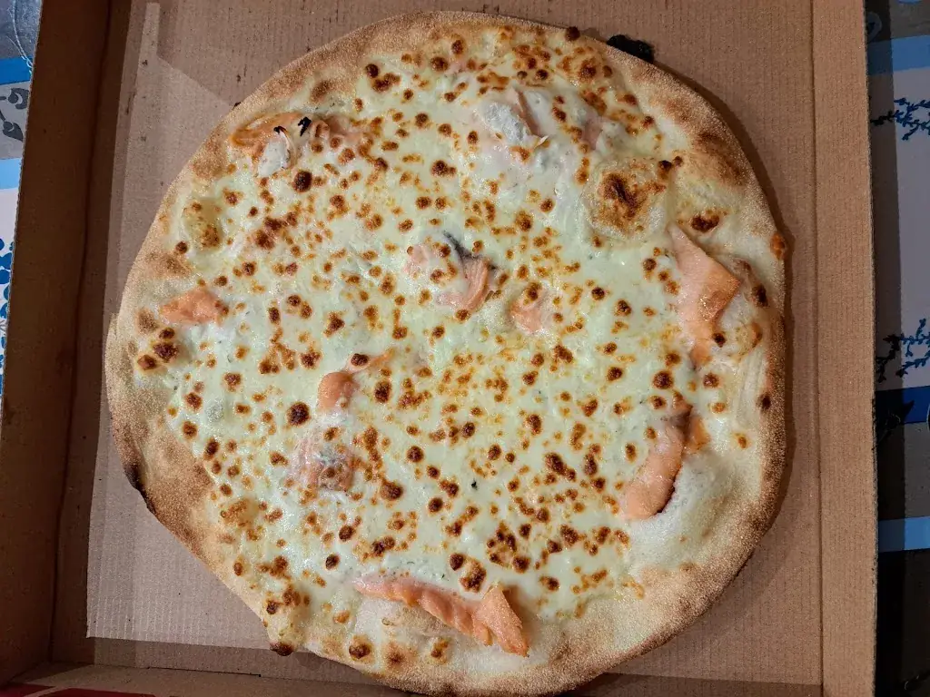 Nathalie Marin_pizz a pat_Dom-le-Mesnil_review