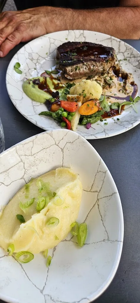 Coralie JONNIAUX_L'INCONTOURNABLE_Dombasle-sur-Meurthe_review