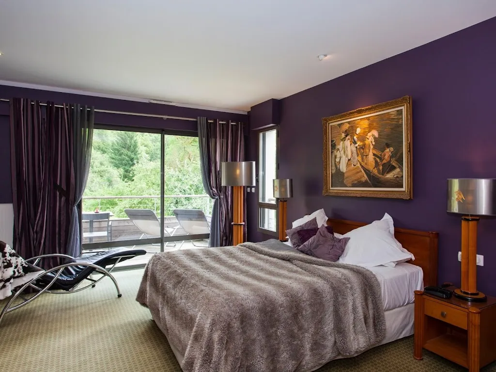 Demeures & Châteaux Hôtel la Source Bleue restaurant in Gudmont-Villiers