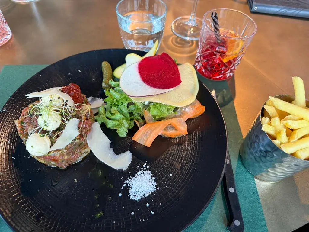 Le globe bar restaurant_Bulle_slider_image_3