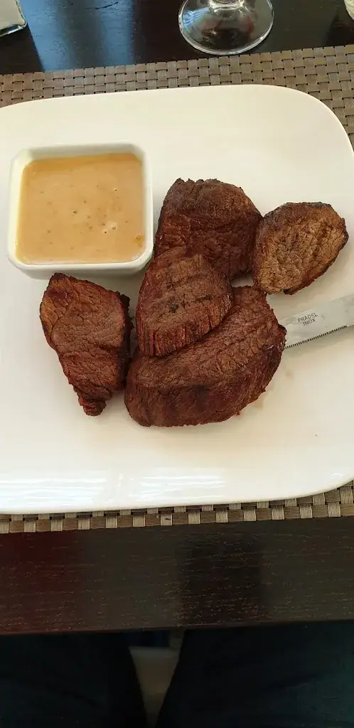 Peter Schützenhofer_L'atelier Des Sauveurs_Einville-au-Jard_review