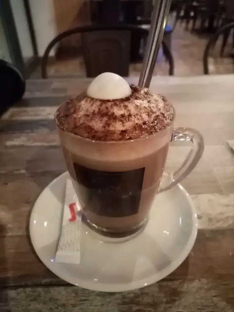 Bar Man_Éloyes_slider_image_2