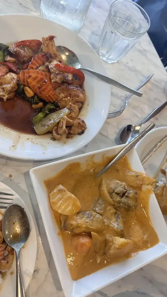 Nicole Anne_Chang Thai_Australia_review