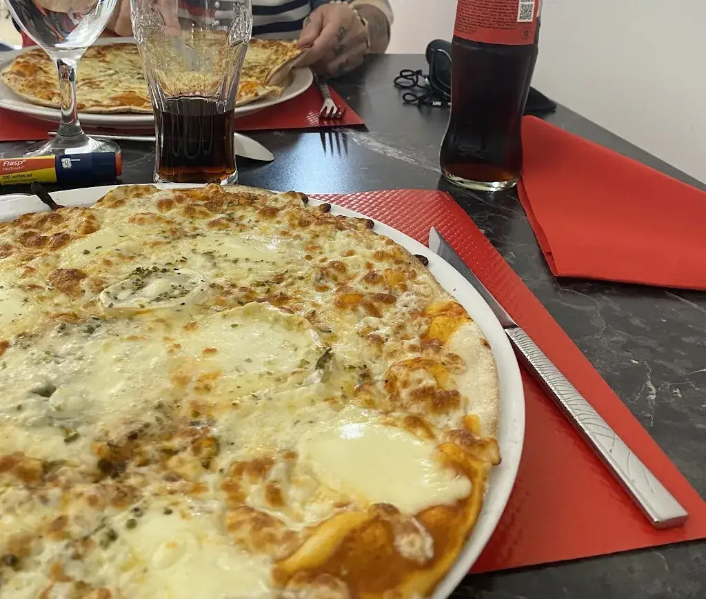 Elda GOBBI_Pizzerianoto_Estissac_review
