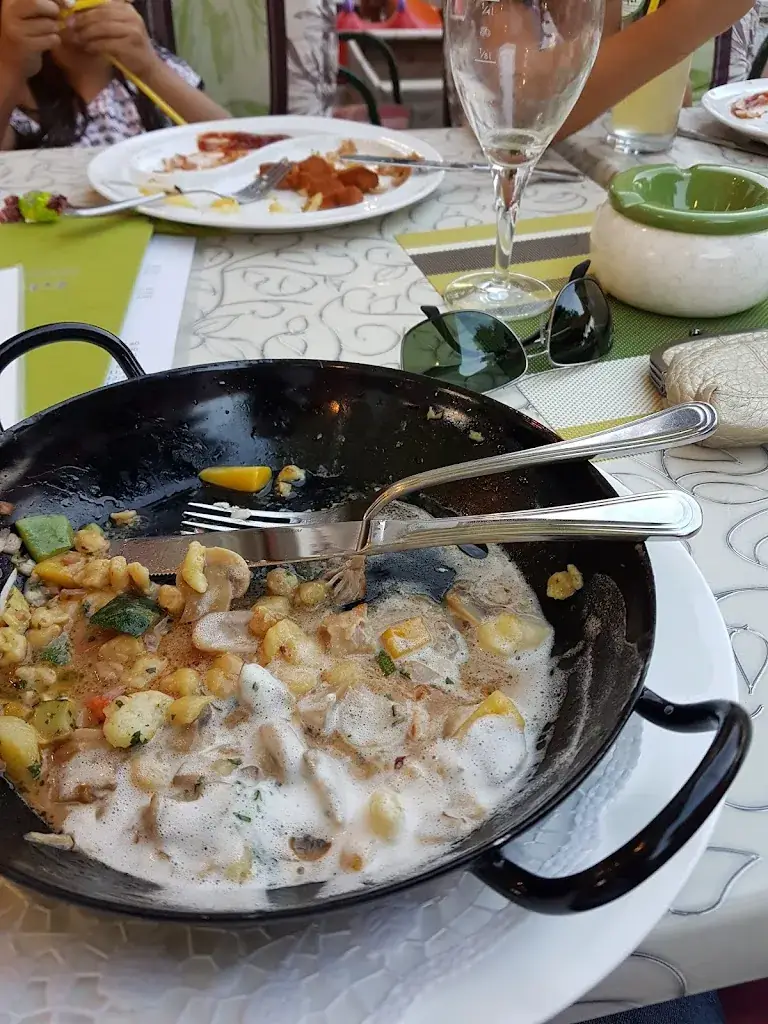 Alen Luke_Cafe-Restaurant Walcher_Austria_review