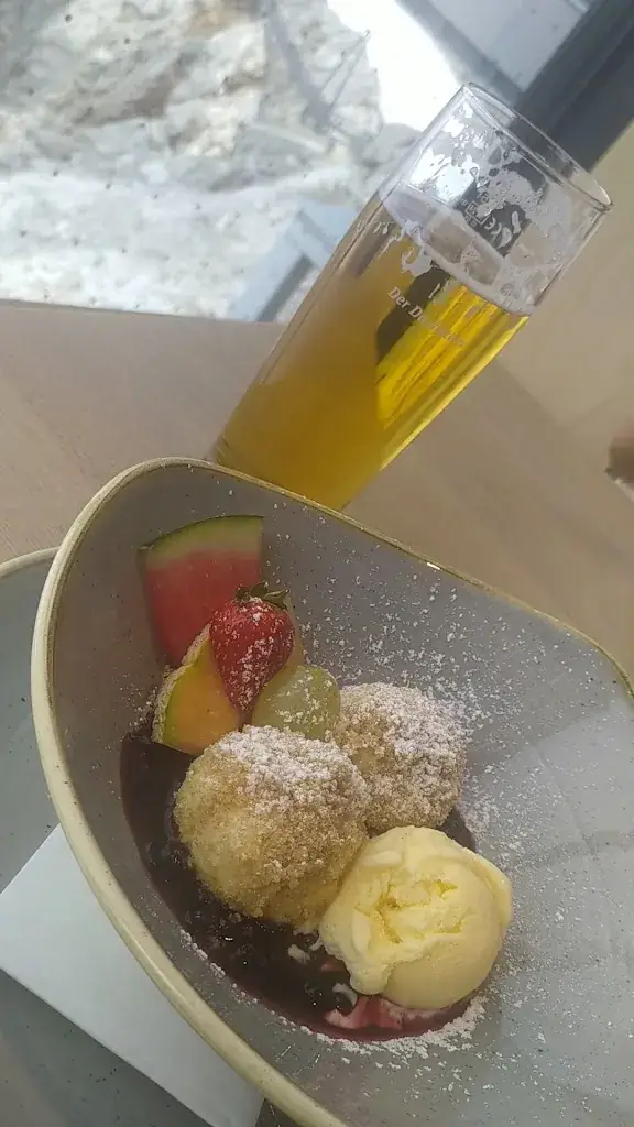 Dachstein Panoramarestaurant_Austria_slider_image_2