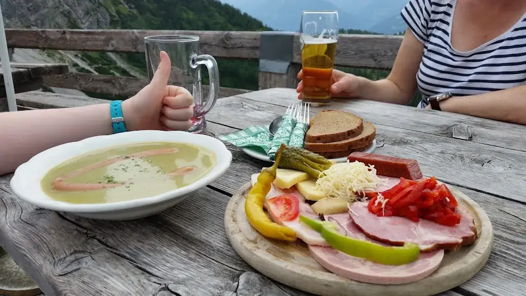 Menu_Dachstein Südwandhütte_Austria_image_8