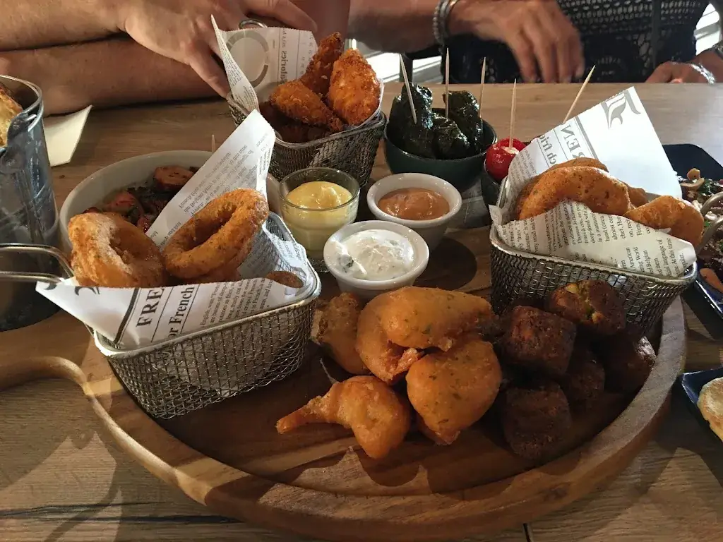 Geneviève LAFAY_L'excuse_Chaponnay_review