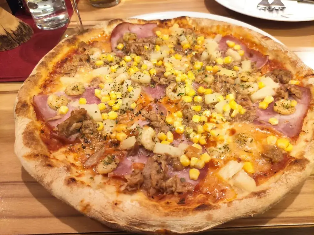 Worlanyo F. Ansah_Alfredo´s Rostaria_Austria_review