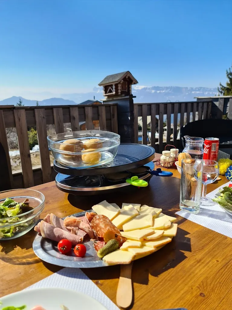 charles delessard_Les Terrasses du Collet__review