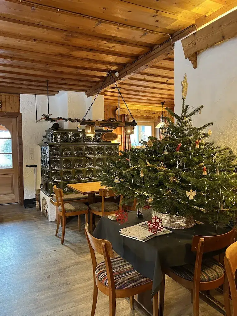 Salexandra.222_Almstube Schlattinger_Austria_review