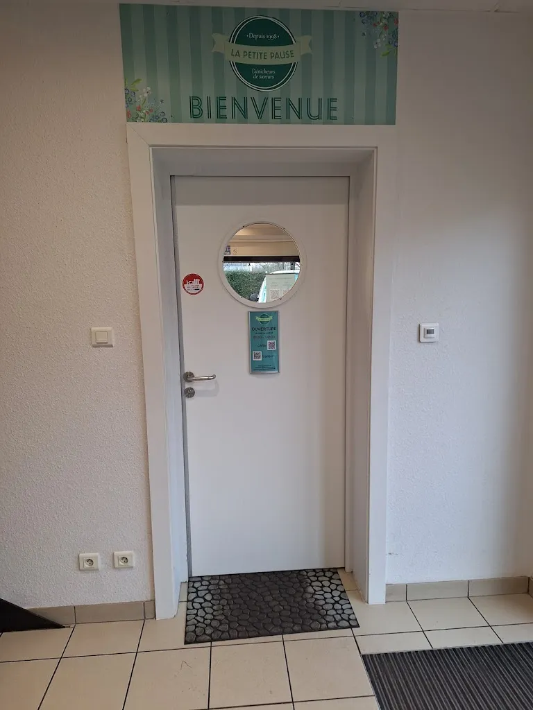 M __ v_La Petite Pause • Strasbourg Poteries_Strasbourg_review